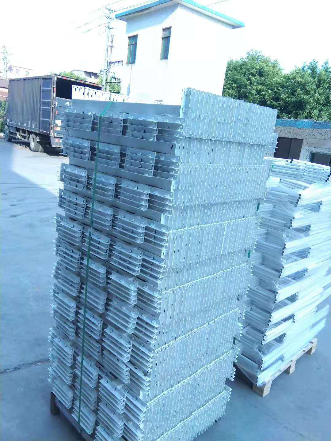 上下铺铁床的优点