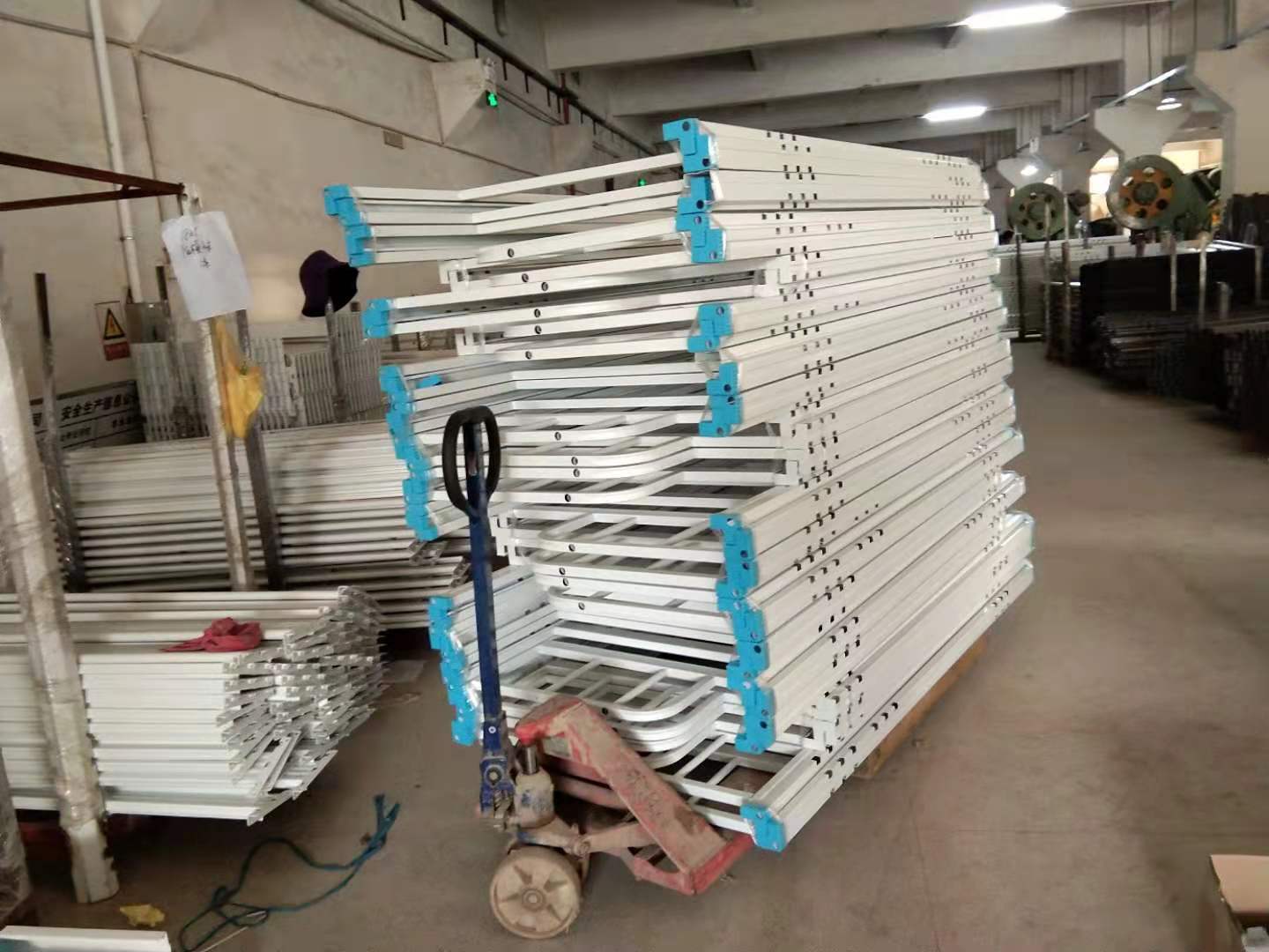 大学生公寓床厂家批发靠谱吗？